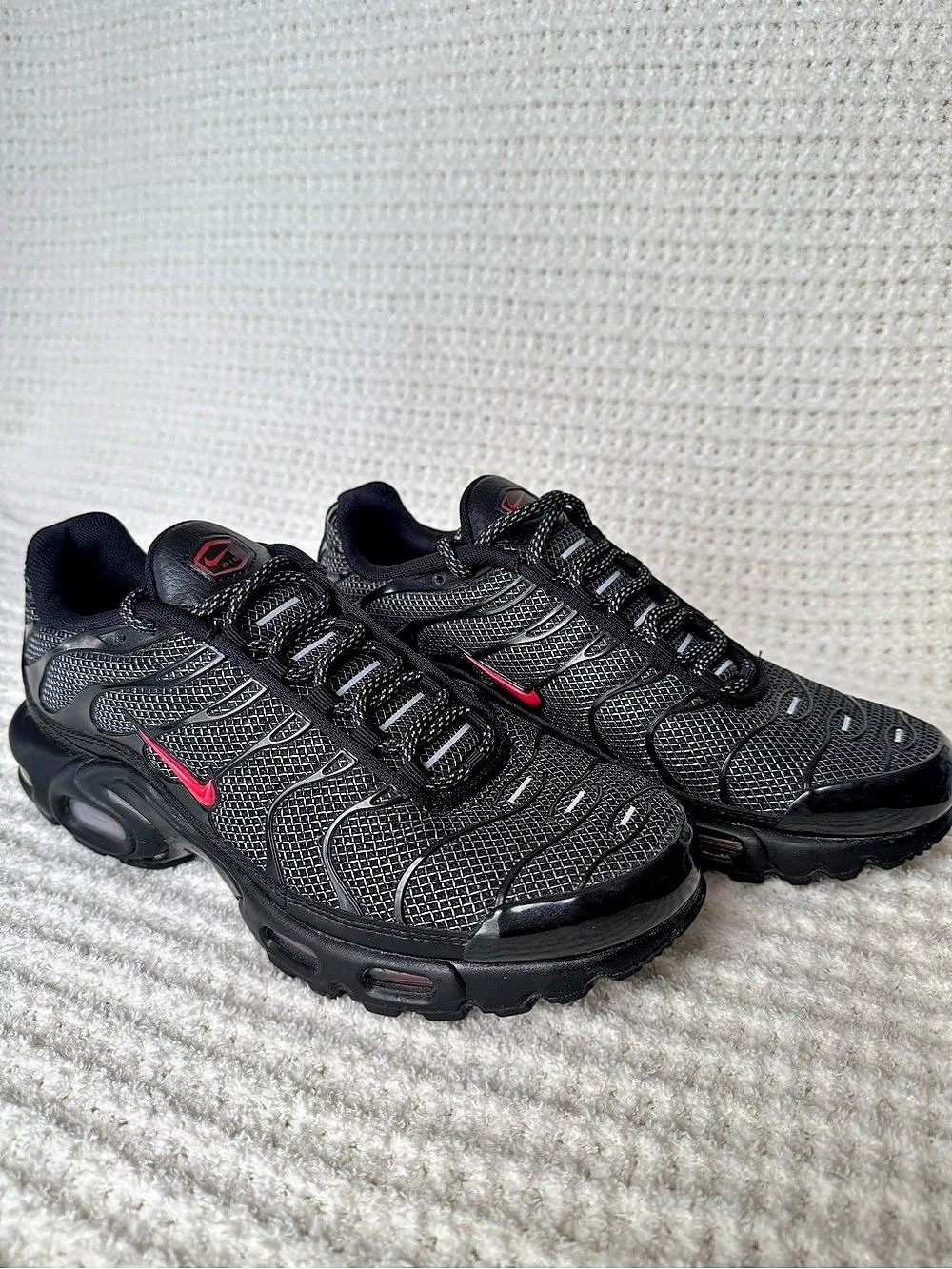 Nike Air Max Plus TN Black Red Reflective Sneakers Size 7.5